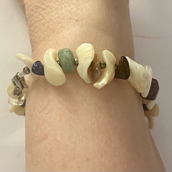 Shell gemstone bracelet size 7 1/2 jewelry - Picture 13 of 16